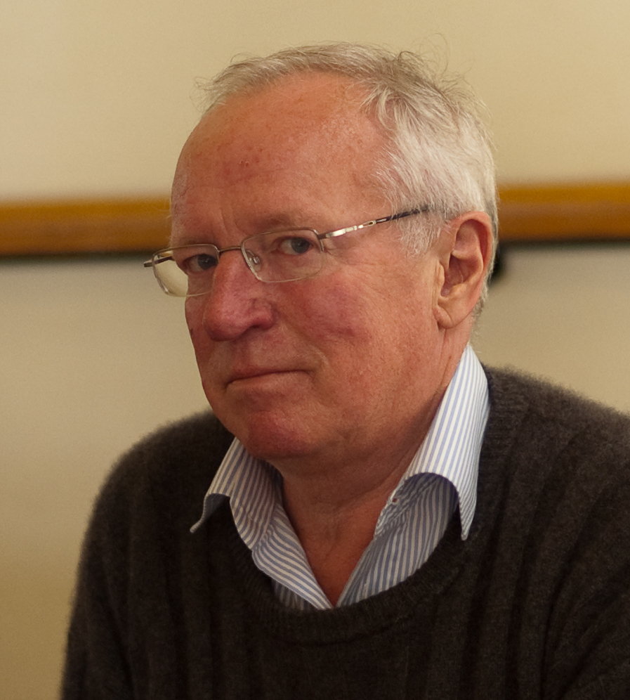 Robert_Fisk_at_Al_Jazeera_Forum_2010_(cropped) (2)