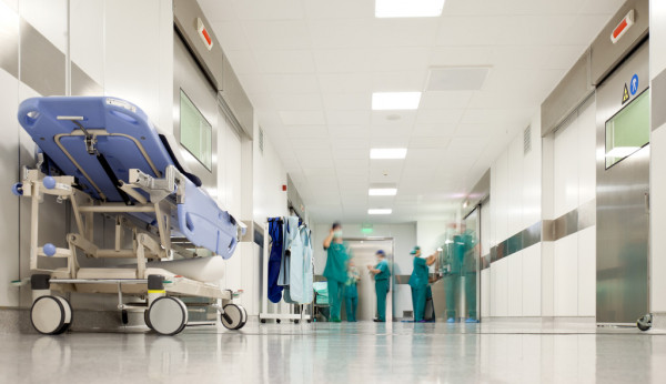 depositphotos_10896568-stock-photo-hospital-surgery-corridor