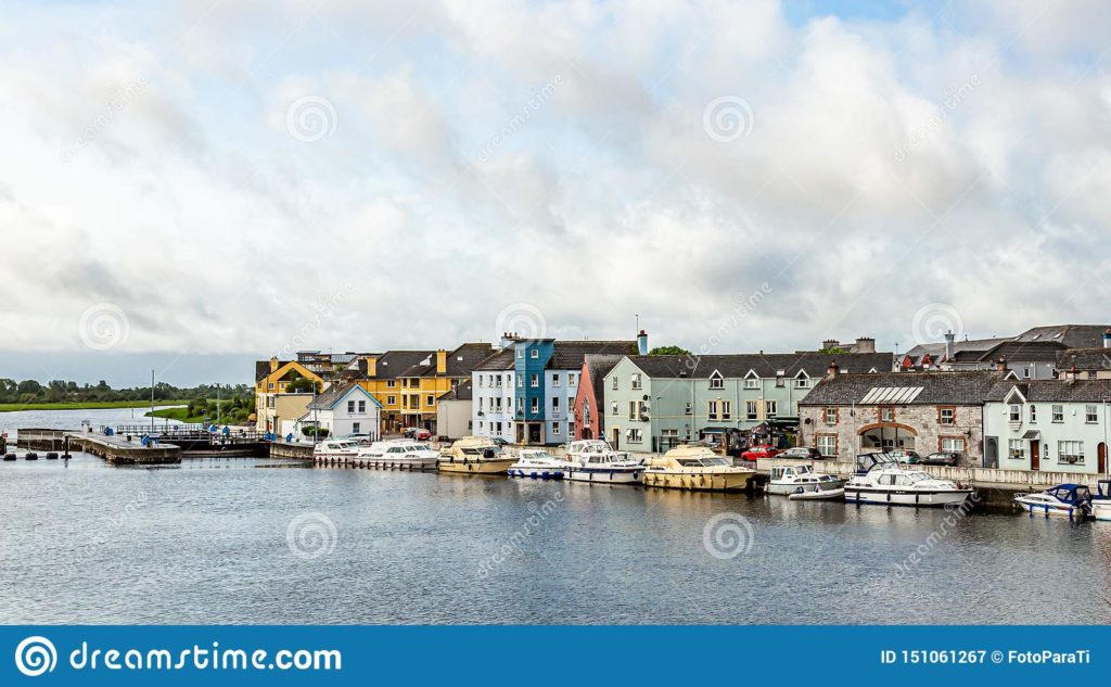 view-river-shannon-boats-anchored-coast-town-athlone-picturesque-houses-wonderful-relaxed-day-county-151061267